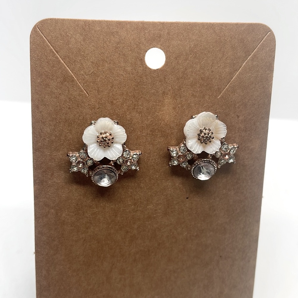 ❤️Floral gemstone earrings